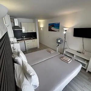 Cozy In Cristianos Free Wifi Apartamento Arona (Tenerife)